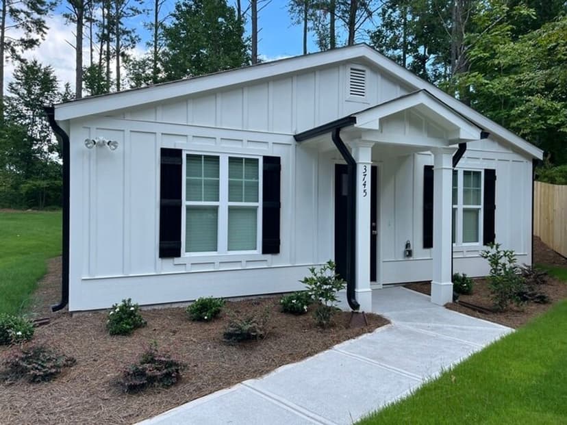 Single-story home managed by Horizon on Corvette Street in Cumming, GA