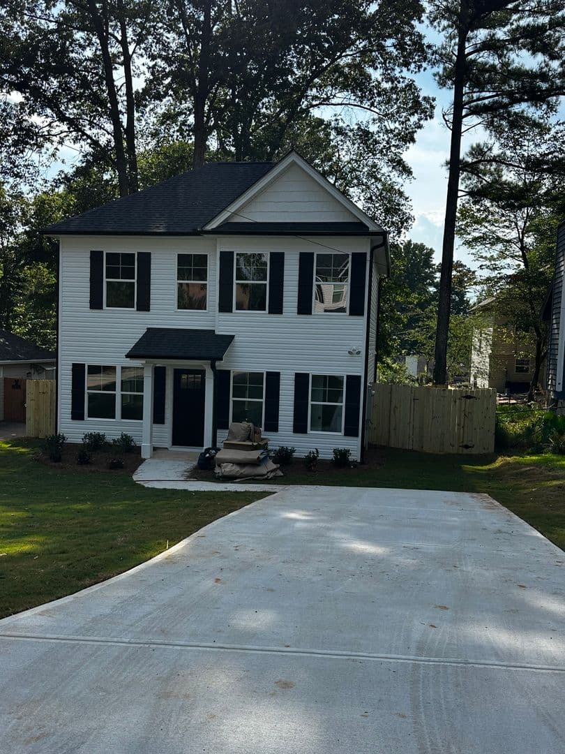 Two-story home managed by Horizon on Fairlane Drive in Cumming, GA