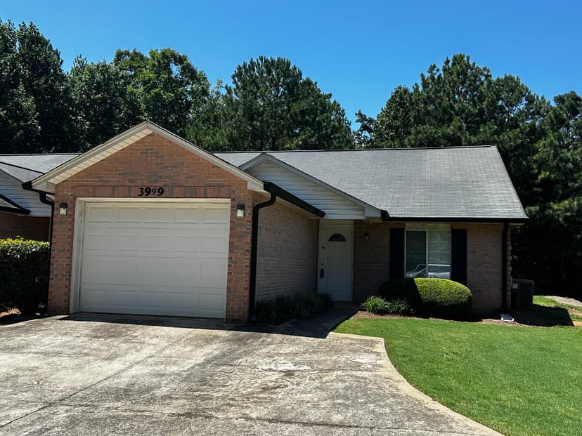 Ranch-style townhome managed by Horizon on Hidden Hollow Drive in Gainesville, GA